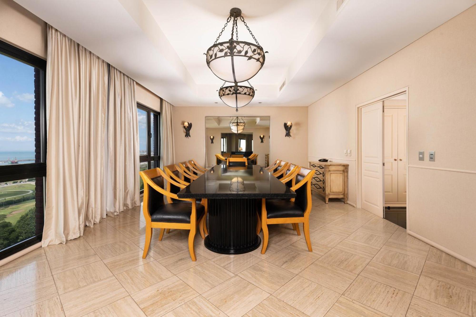 Sheraton Mar Del Plata Hotel Exterior photo A dining room