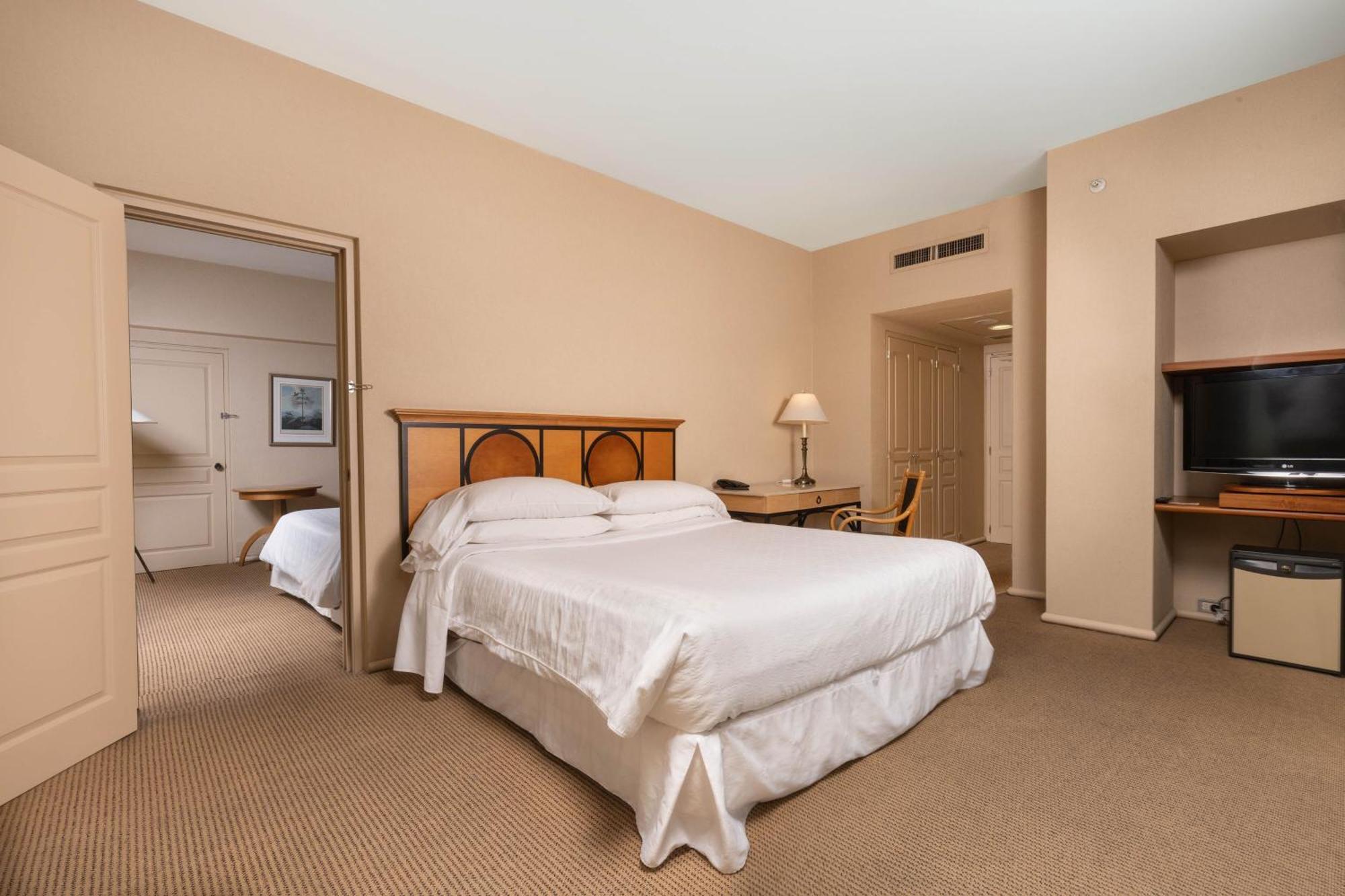 Sheraton Mar Del Plata Hotel Exterior photo A guest room at the Hilton San Diego Bayfront