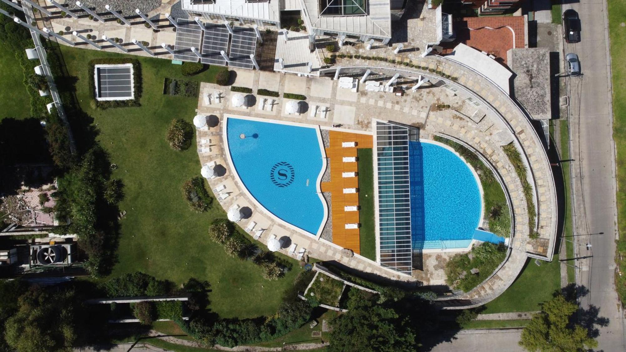 Sheraton Mar Del Plata Hotel Exterior photo Aerial view of the pool