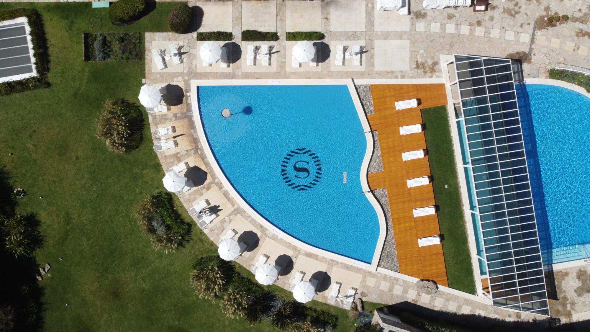 Sheraton Mar Del Plata Hotel Exterior photo Aerial view of the pool